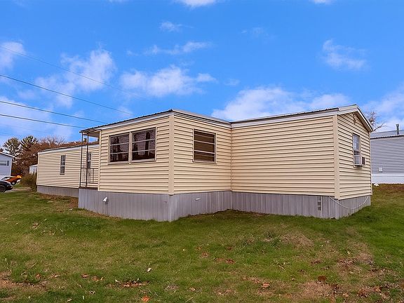 2nd image of 200 Sherwood Glen