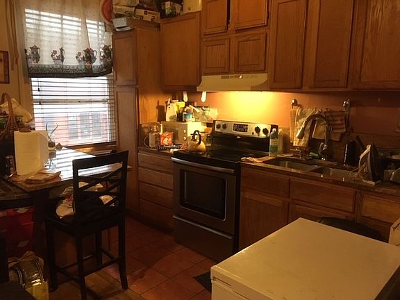 2nd image of 322 N Francisco Ave