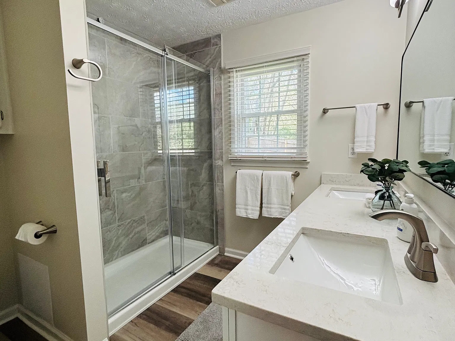 3 bed, 1800 sqft, $4,200 — Photo 4