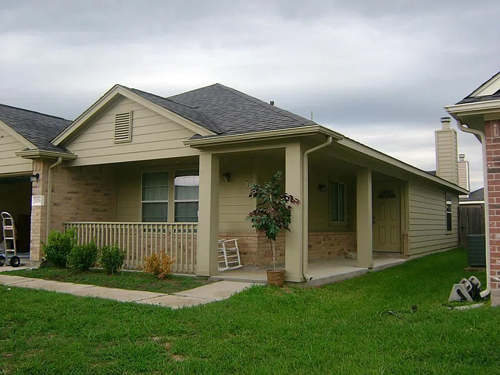 3 bed, 2.0 bath, 1514 sqft, $1,699 — Photo 1