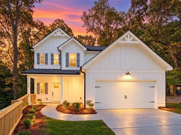5685 Crestview Dr, Acworth, GA 30102