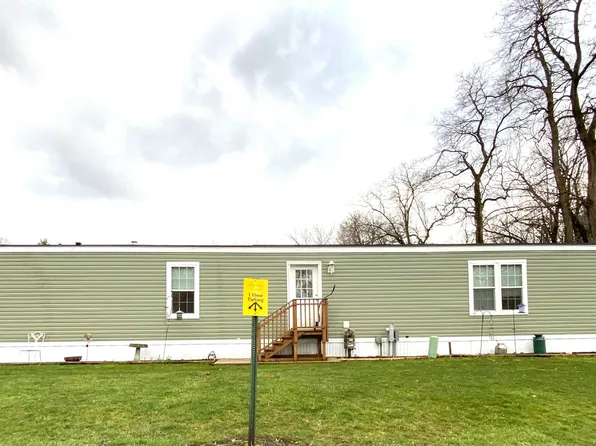 413 Creekview Dr, Greenville, MI 48838