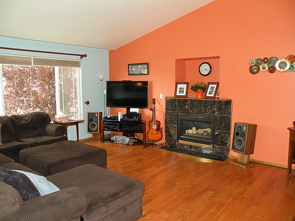 3rd image of 1345 Fitz Hugh Dr SE