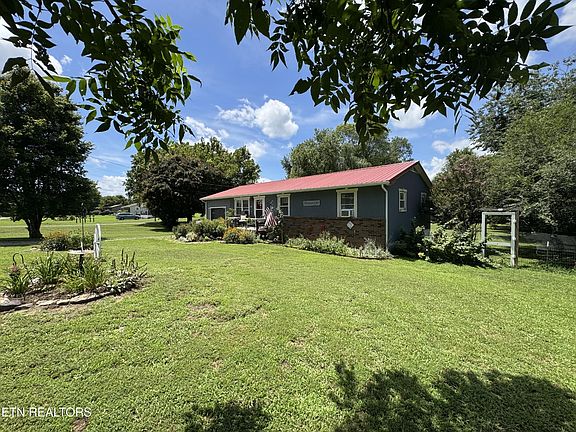 3rd image of 131 Lee Rd