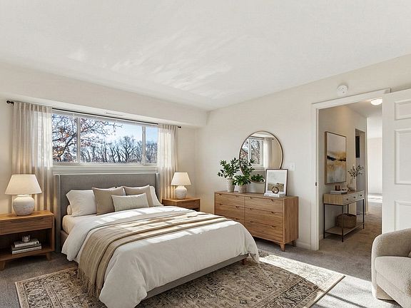 Fallstaff_Manor_Bedroom