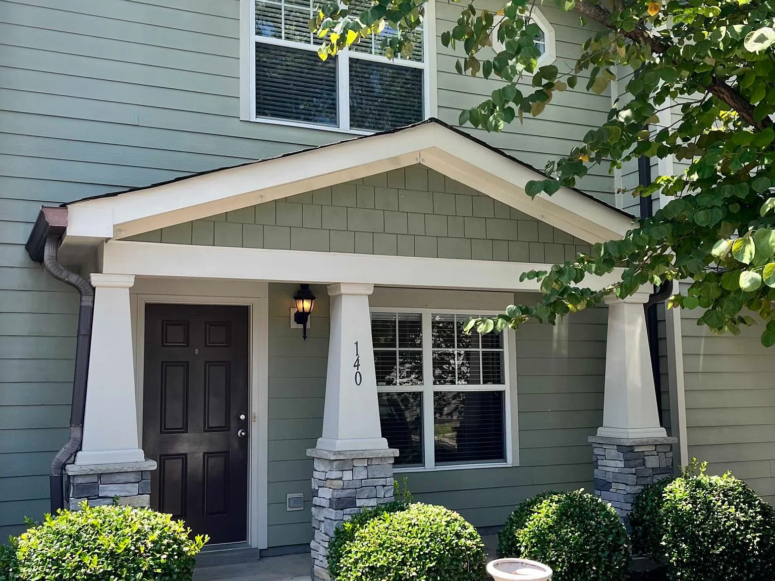 553 Rosedale Ave — Photo 1