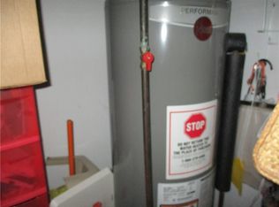 414 Tappen St, Avenel, NJ 07001