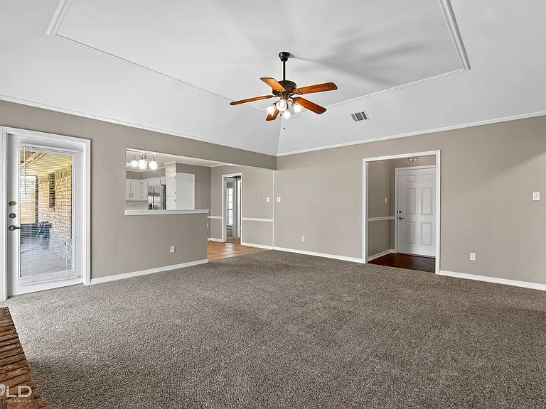 2542 Spruce Dr — Photo 24