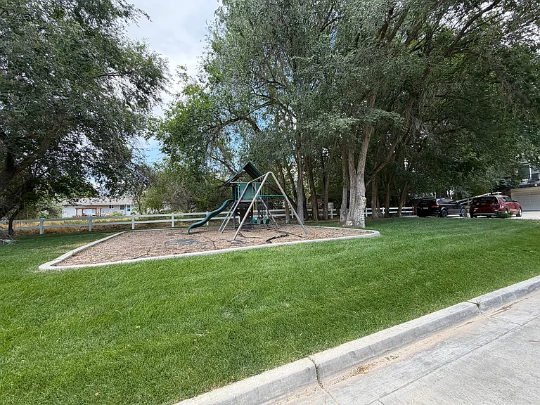 179 S 300 W — Photo 13