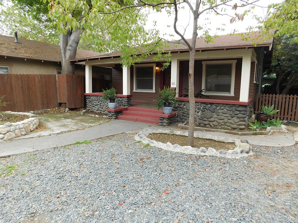 1st image of 1111 Magnolia St