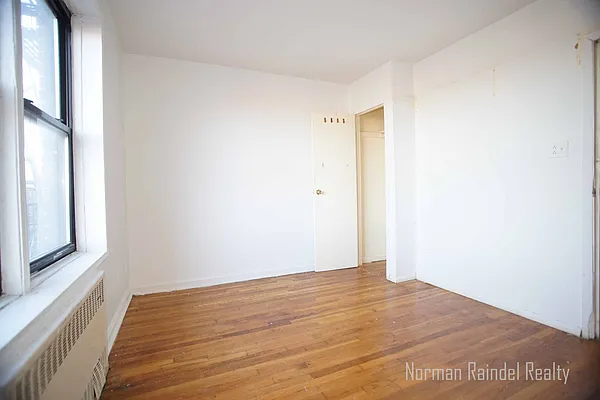 Rented by Norman Raindel, LREB | media 20