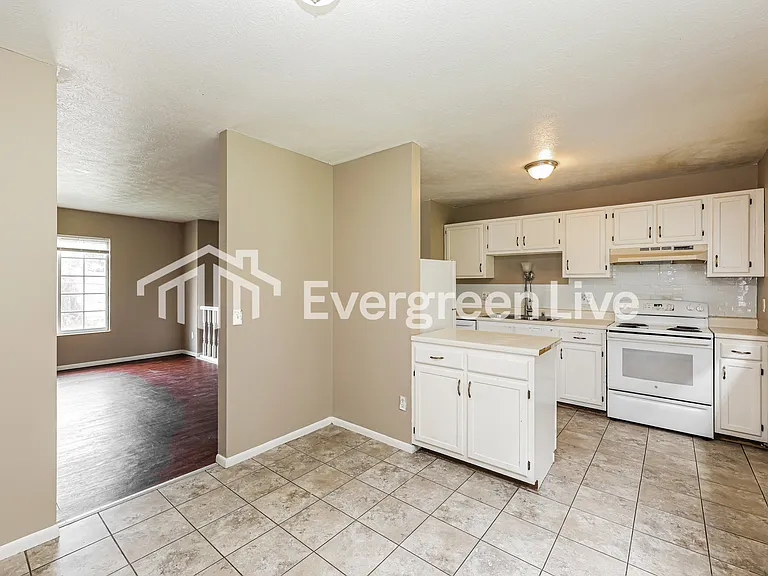 32 Valeside Dr — Photo 6
