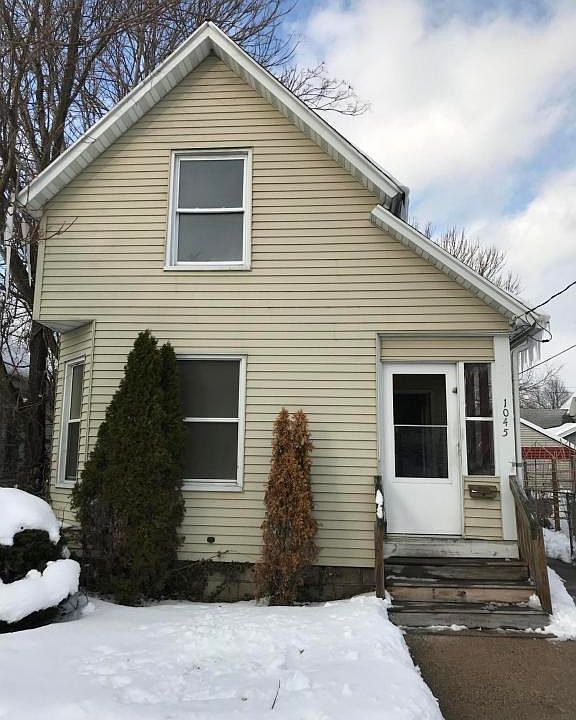 1st image of 1045 Hermitage St SE