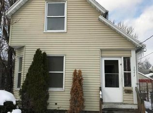 1045 Hermitage St SE, Grand Rapids, MI 49506