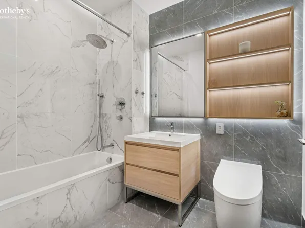 45-30 Pearson Street image 5 of 19