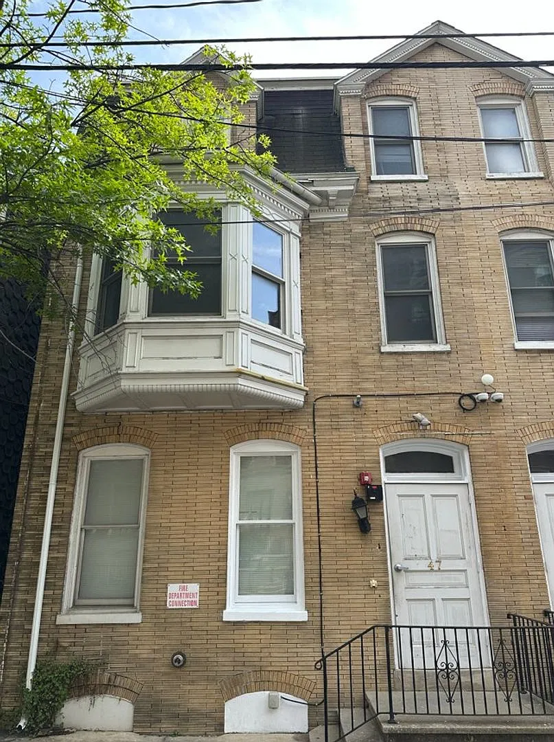 47 N Newberry St — Photo 1