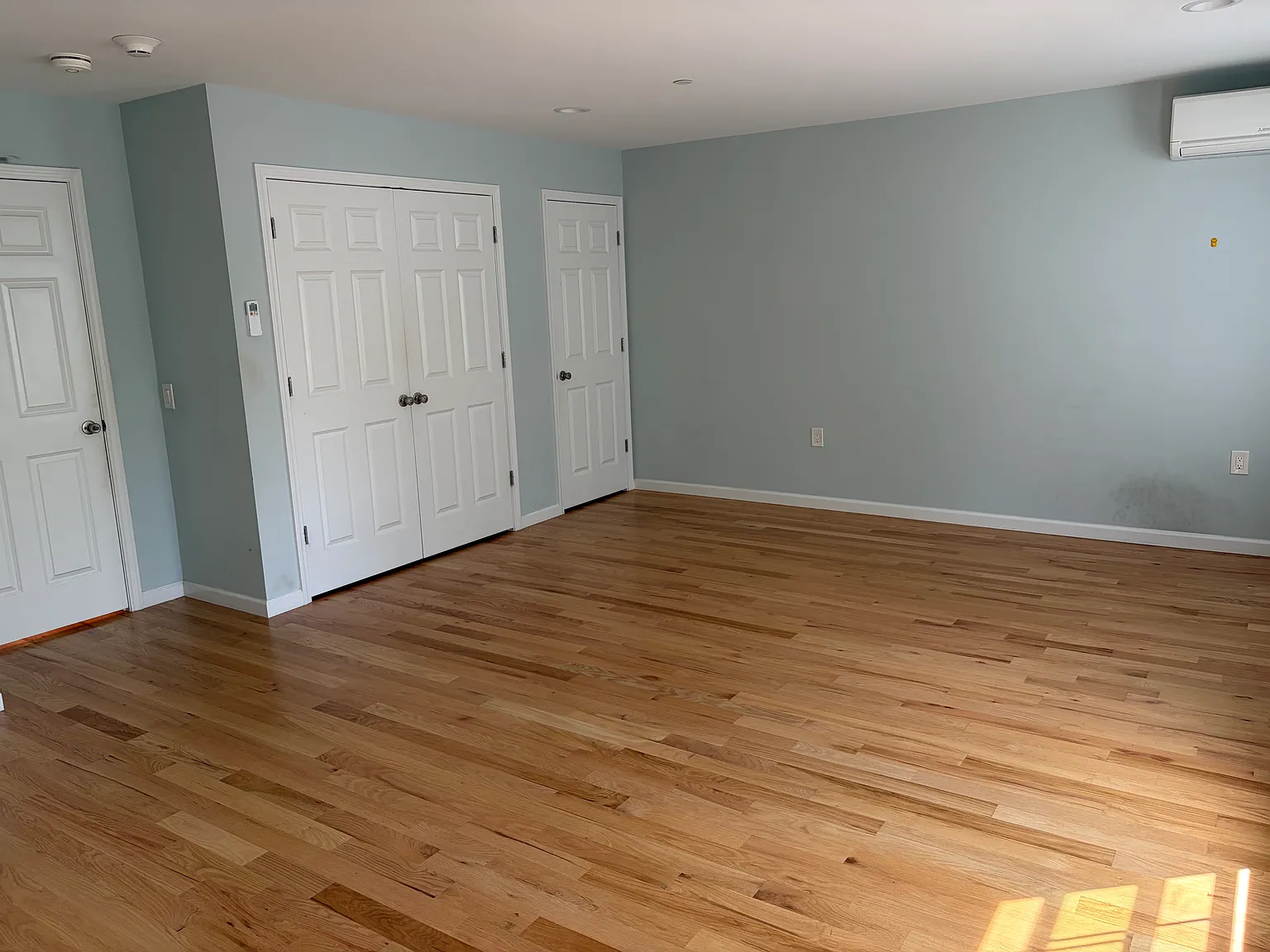 1 bed, 1000 sqft, $2,500 — Photo 2