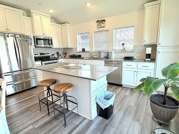 3rd image of 4717 Kindred St