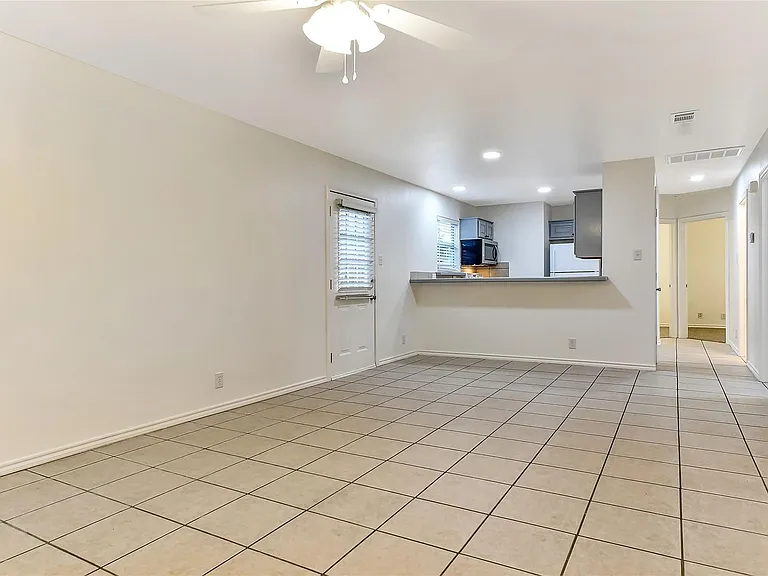 1026 W Coffin St #102 — Photo 4