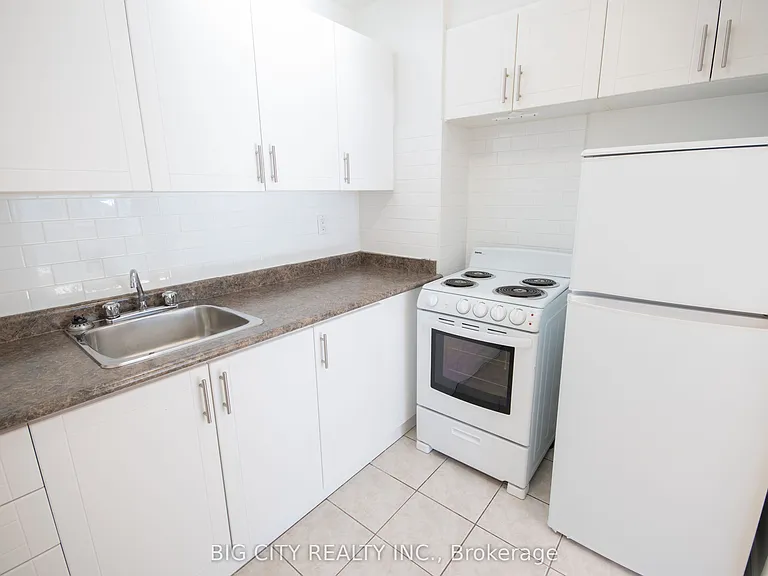70 Cambridge Ave #7 — Photo 3