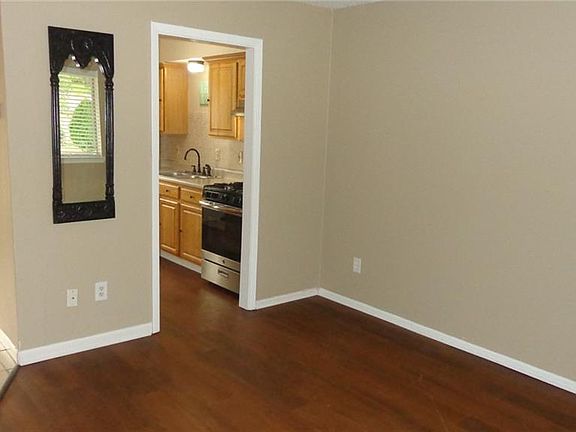 3rd image of 1617 Debbie Dr