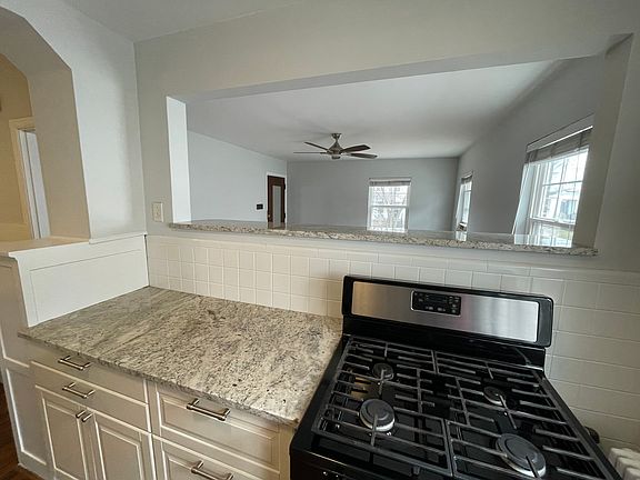 4th image of 1355 Cryer Ave #4