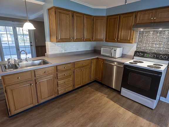5th image of 68 Davis Avenue
