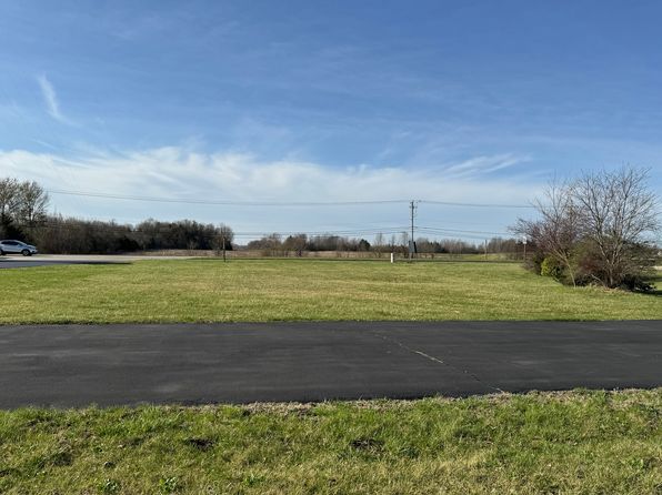 2910 E Division St, Coal City, IL 60416
