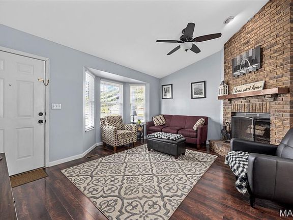 5th image of 12 Mallard Pointe Dr