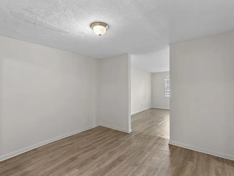 Magnolia Court — Photo 92