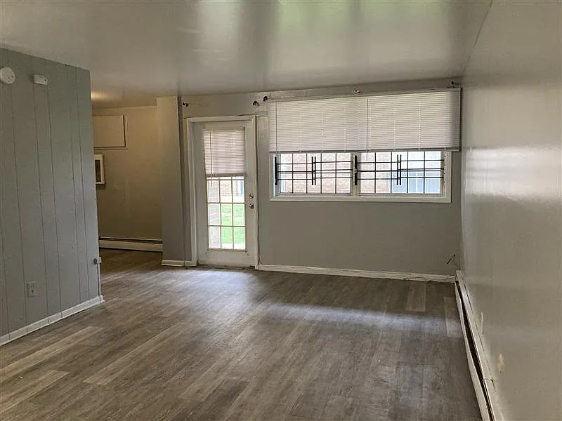 Magnolia Court — Photo 3