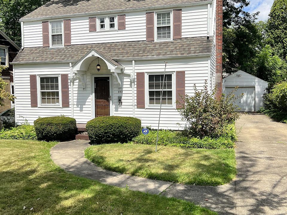 1st image of 440 Mistletoe Ave
