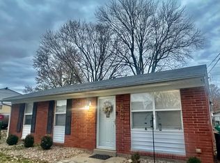 369 S Skyline Dr, Louisville, KY 40229