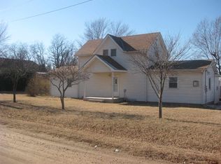 118 S 12th St, Conway Springs, KS 67031