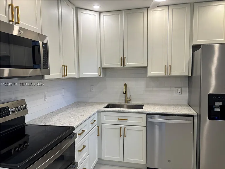 300 Berkley Rd #103 — Photo 4