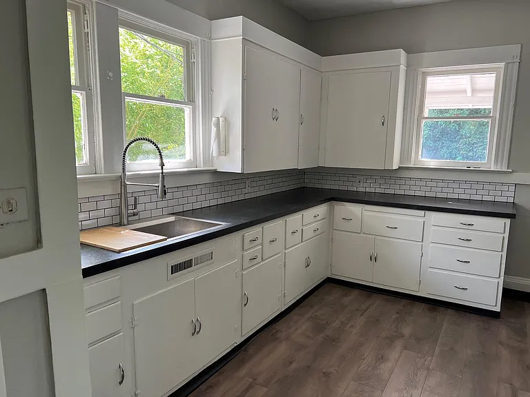 3720 SE Caruthers St — Photo 5