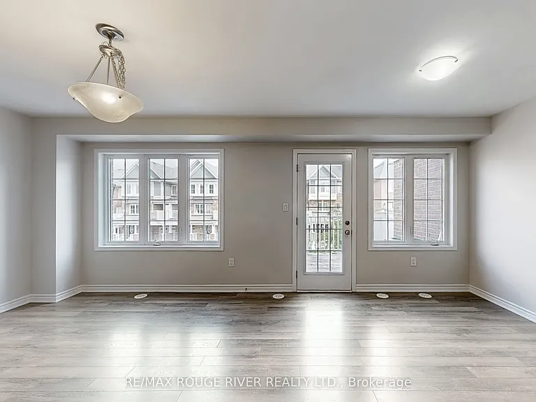 1061 Clipper Ln — Photo 6