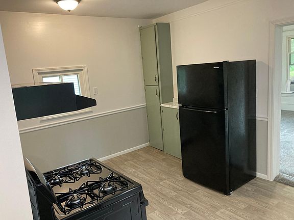 3rd image of 36 West St #3