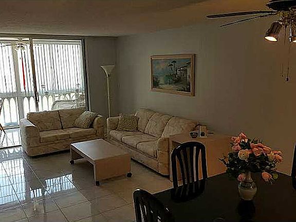 Home For Sale In Meadowbrook