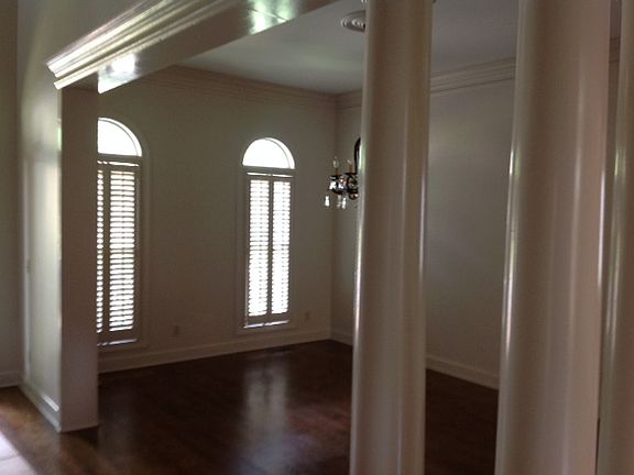 5th image of 1731 Williamsburg Ln