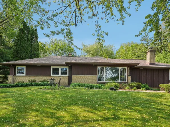 19065 North Hills DRIVE, Brookfield, WI 53045