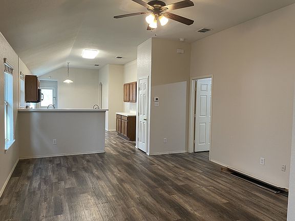 4th image of 2613 Mountain Lion Dr