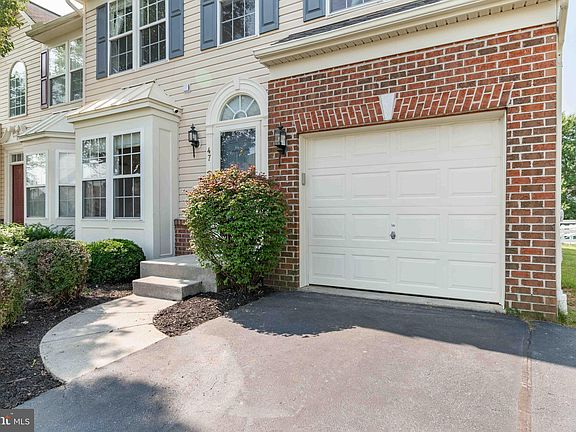 3rd image of 47 S Cummings Dr