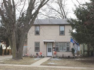 418 5th St, Aurora, IL 60505