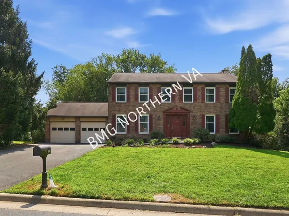 1846 Clovermeadow Dr, Vienna, VA 22182