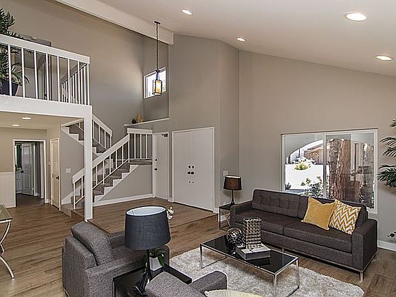4th image of 30693 Lakefront Dr