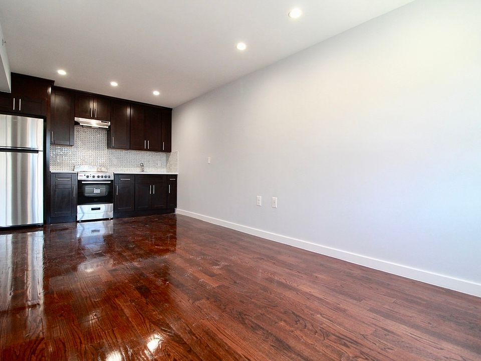 1st image of 21-02 77th St #3TOP