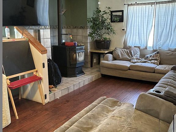 4th image of 823 Oak Creek Ln