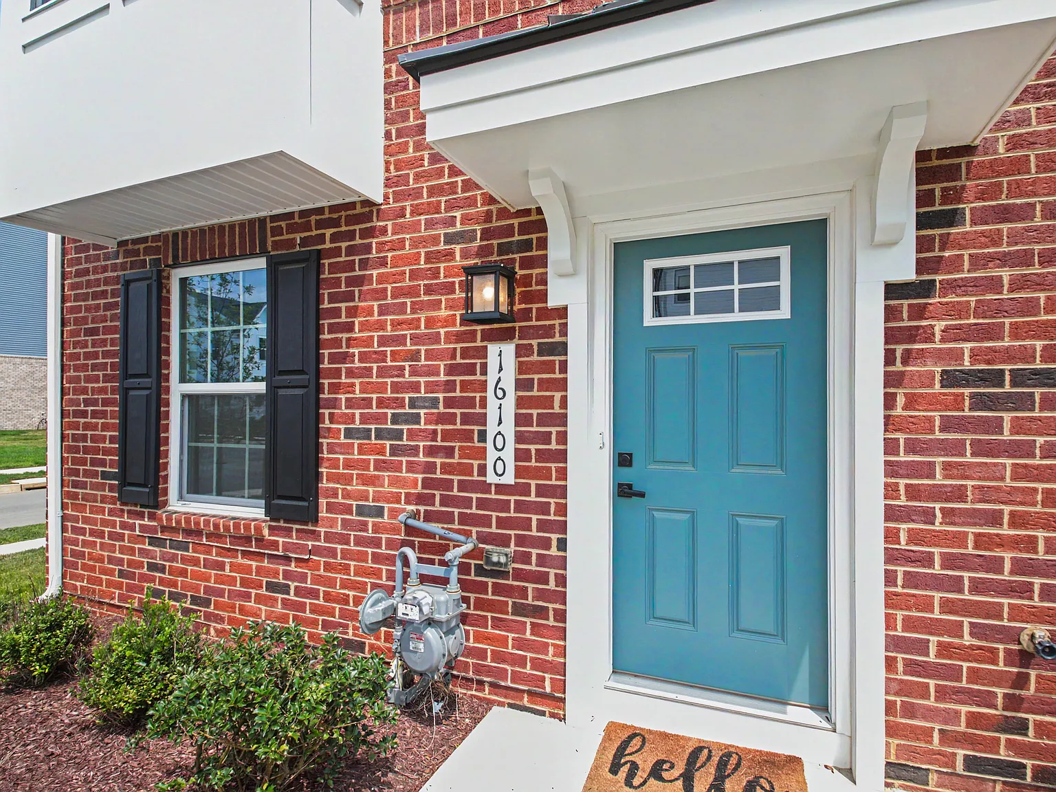5 bed, 4.5 bath, 2400 sqft, $4,000 — Photo 3