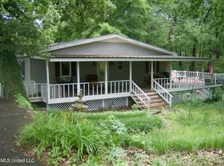 1089 Levi Bell Rd, Byhalia, MS 38611